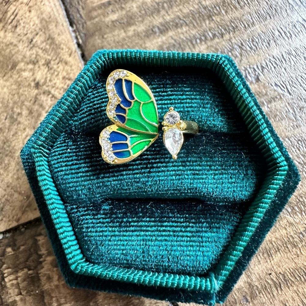 Lovely art nouveau inspired butterfly ring
